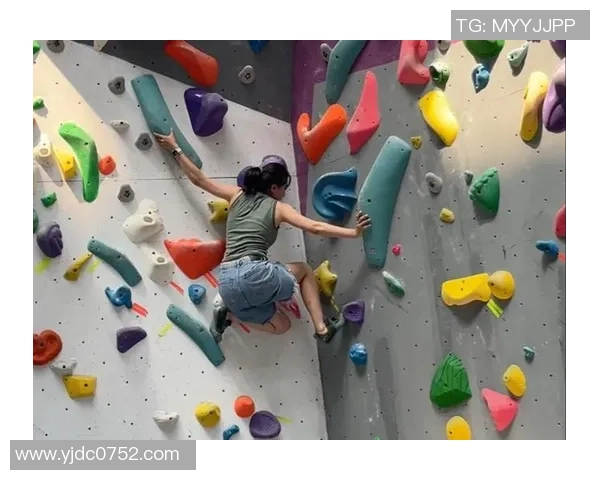 南京攀岩队与北京攀岩队赛后复盘分析团队配合与战术执行的关键因素